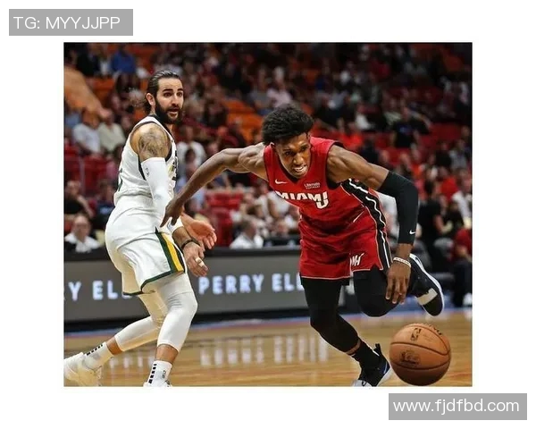 勇士逆转猛龙再创辉煌展现团队精神与顽强斗志的精彩对决 勇士逆转猛龙再创辉煌展现团队精神与顽强斗志的精彩对决